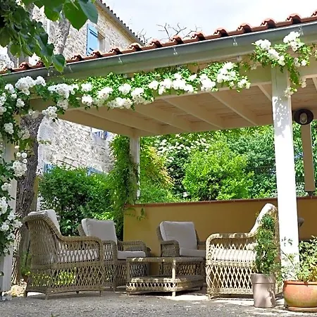 D'hotes Lencouet Bed and Breakfast 3*